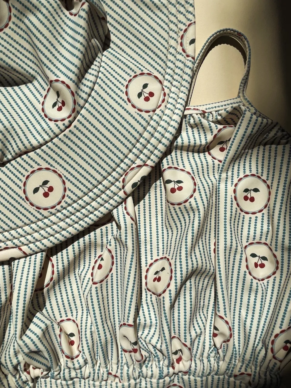 Konges Sløjd Badetøj|Accessories|cale badehat - CHERRY STRIPE cherrystripe