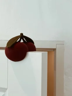 Konges Sløjd Børneværelse|dørstopper - cherry
